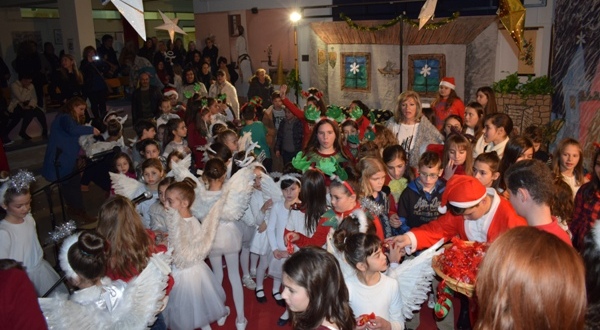 Μεγάλη Χριστουγεννιάτικη γιορτή των ΚΔΑΠ του Δήμου Ρήγα Φεραίου